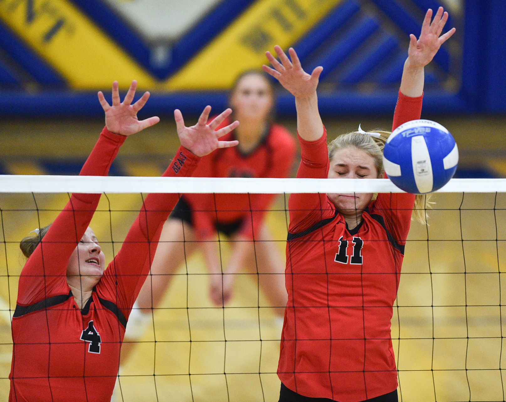 110519-qct-spt-wilton-vball-036a.jpg